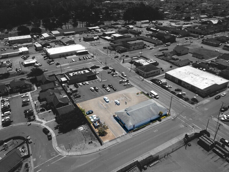 151 W Elm St, Fort Bragg, CA à vendre - Photo du bâtiment - Image 3 de 16