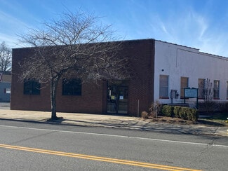 Plus de détails pour 128 Broadway, Amityville, NY - Flex à vendre