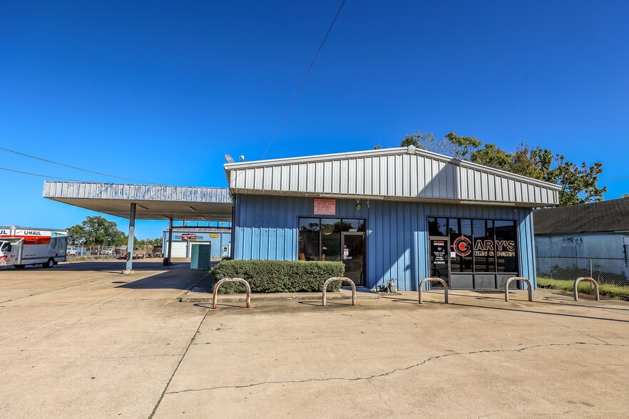 1428 N Jefferson Ave, Mount Pleasant, TX for sale - Building Photo - Image 2 of 32