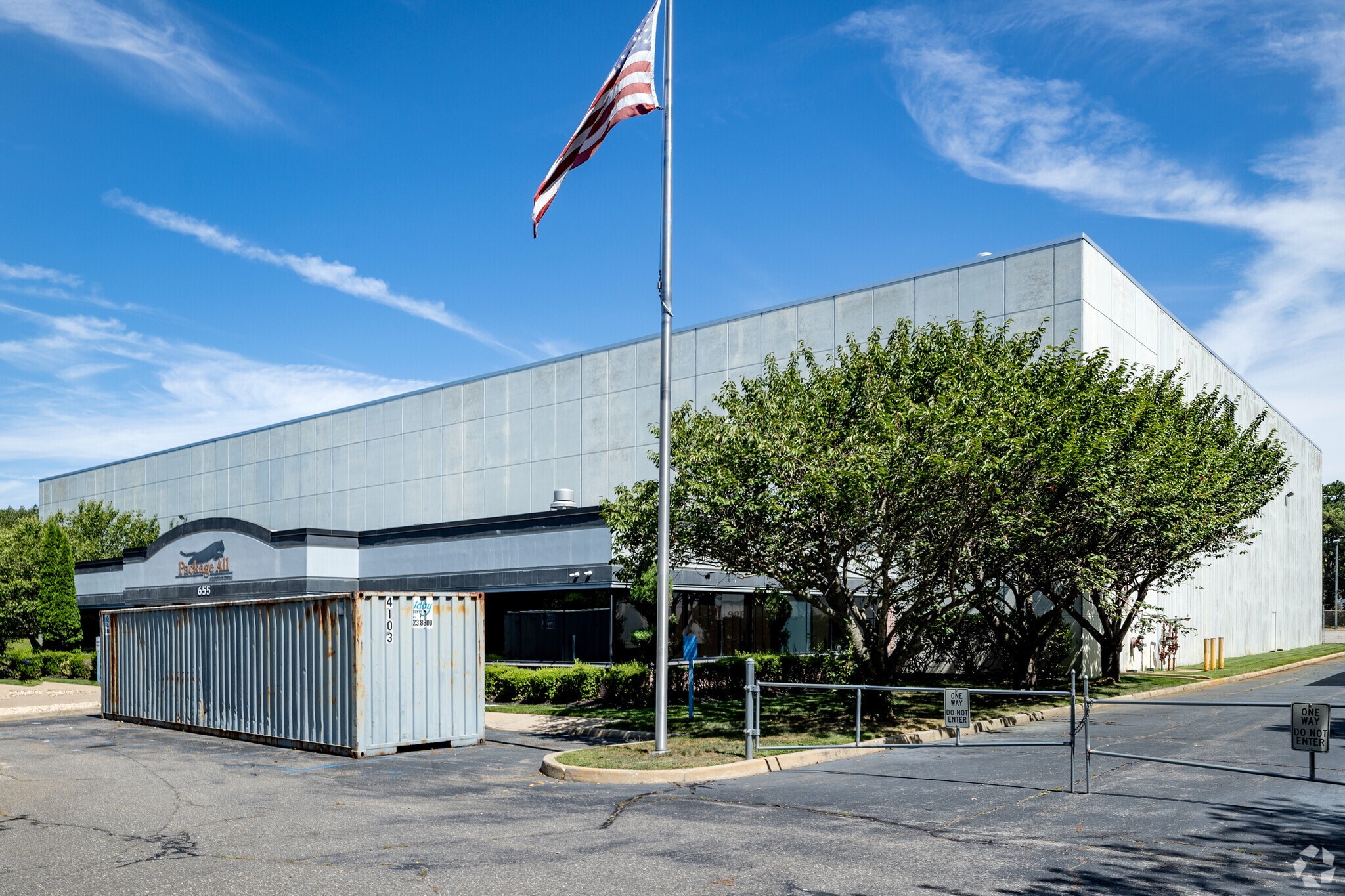 655 Church St, Bayport, NY for lease Primary Photo- Image 1 of 5