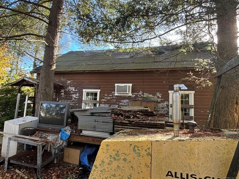 1405 New Haven Rd, Naugatuck, CT à vendre - Photo du bâtiment - Image 2 de 12