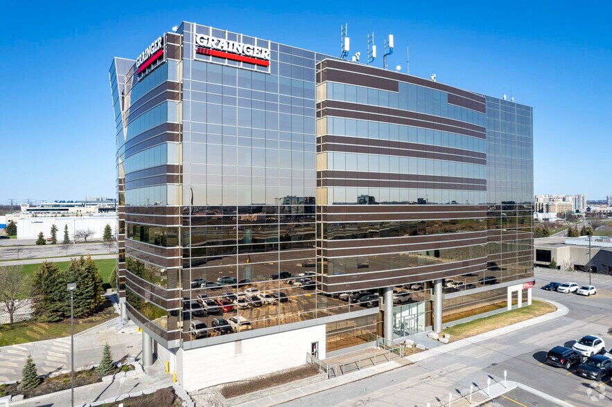 123 Commerce Valley Dr E, Markham, ON à louer - Photo du bâtiment - Image 2 de 7