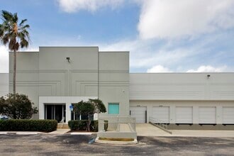 1300-1380 Park Central Blvd S, Pompano Beach, FL for lease Interior Photo- Image 2 of 5