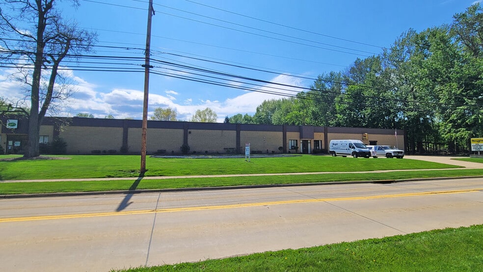 950 Erie Rd, Eastlake, OH for sale - Building Photo - Image 2 of 9