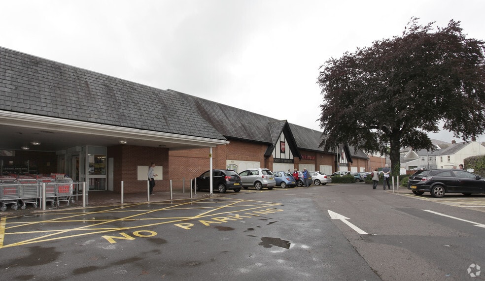 Merlins Walk, Carmarthen for lease - Building Photo - Image 2 of 8