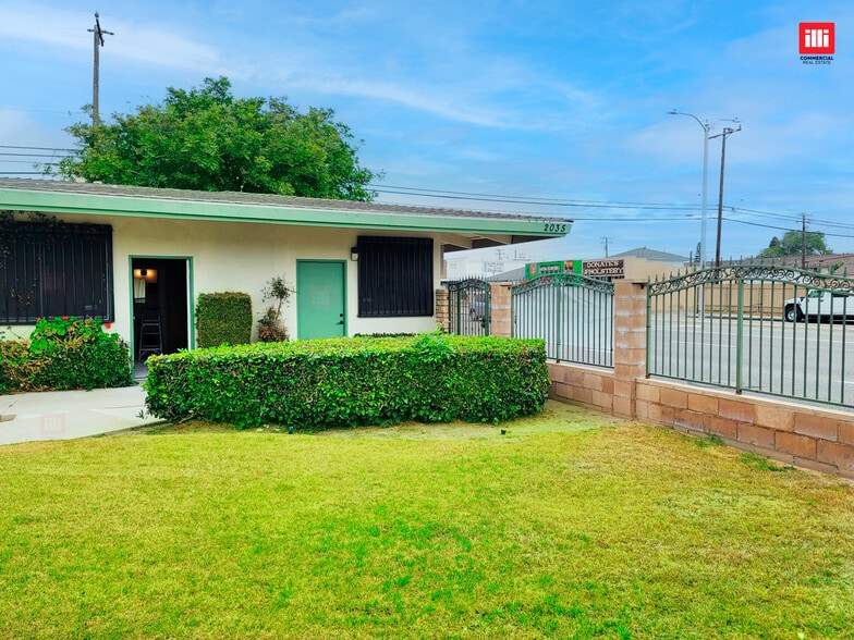 2035-2045 Saviers Rd, Oxnard, CA à louer - Photo du bâtiment - Image 3 de 7