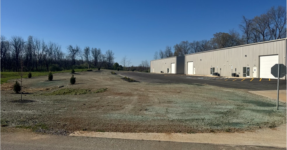 464 James Burr Blvd, Kearneysville, WV for lease - Building Photo - Image 3 of 14