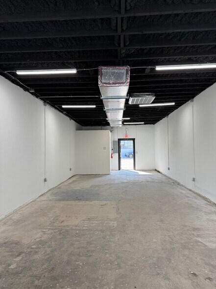 2042 Central Ave, Saint Petersburg, FL à louer - Photo du bâtiment - Image 1 de 6