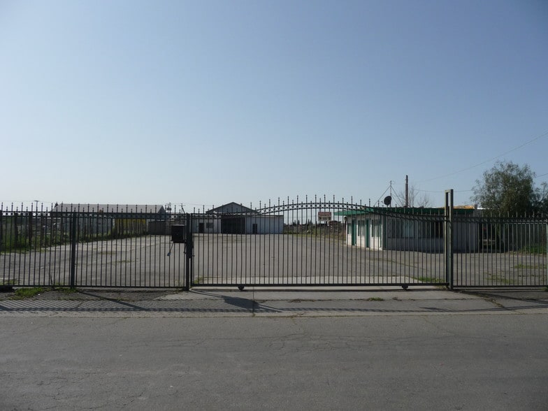 3534 51st Ave, Sacramento, CA for lease - Building Photo - Image 2 of 13