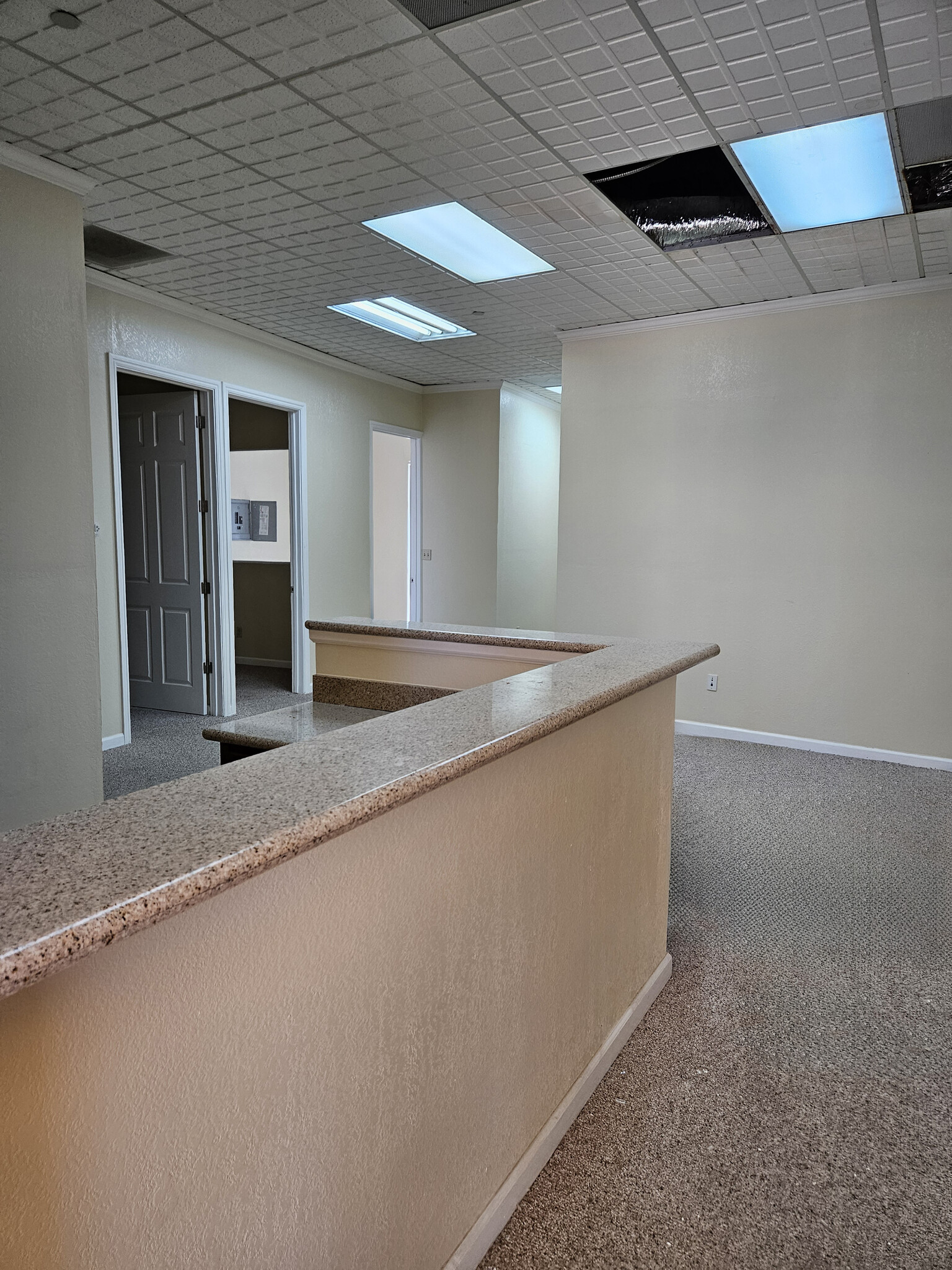 1110 W Kettleman Ln, Lodi, CA for lease Interior Photo- Image 1 of 9