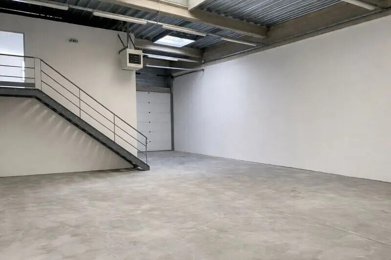 Flex in Chambly for lease Building Photo- Image 1 of 6