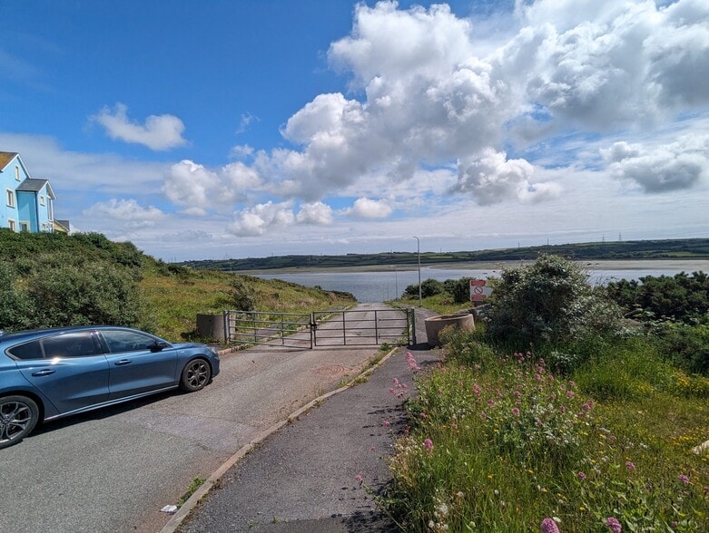 11 Ocean Way, Pembroke Dock for sale - Building Photo - Image 3 of 5