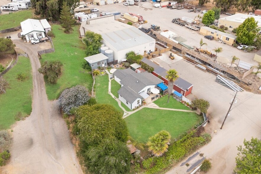 748 Garrett Ln, Arroyo Grande, CA à vendre - Photo du bâtiment - Image 3 de 36