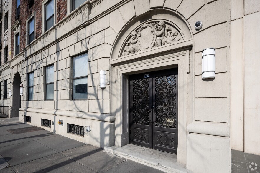123-125 W 110th St, New York, NY à vendre - Photo du bâtiment - Image 3 de 6
