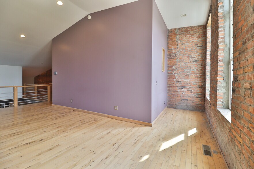 102-104 W Columbus St, Kenton, OH à vendre - Photo du bâtiment - Image 2 de 48
