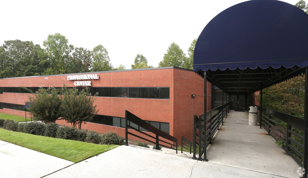 5635 Peachtree Pky, Peachtree Corners, GA for lease - Building Photo - Image 3 of 20