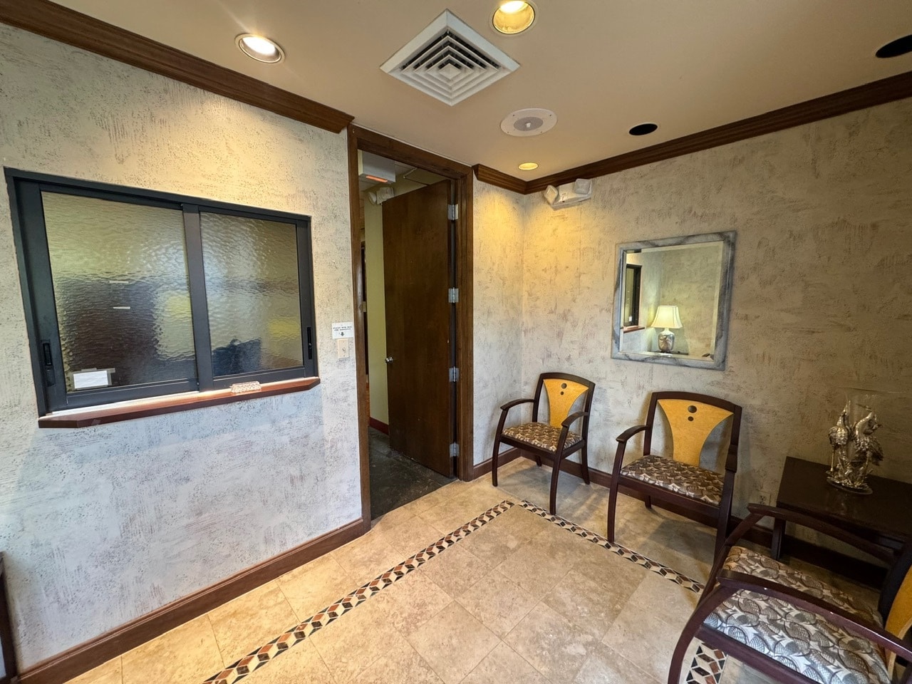2810 E Oakland Park Blvd, Fort Lauderdale, FL à louer Photo intérieure- Image 1 de 12