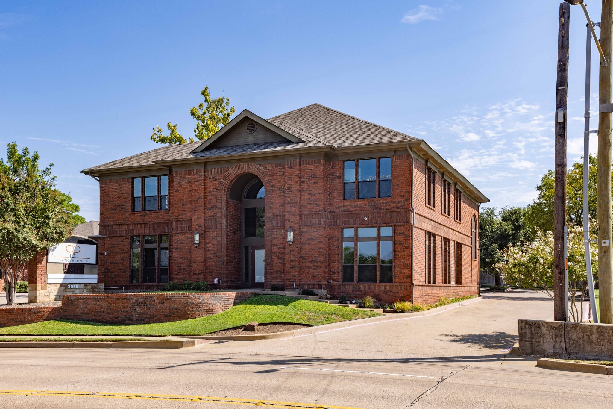3010 W Park Row Dr, Pantego, TX for sale Primary Photo- Image 1 of 14