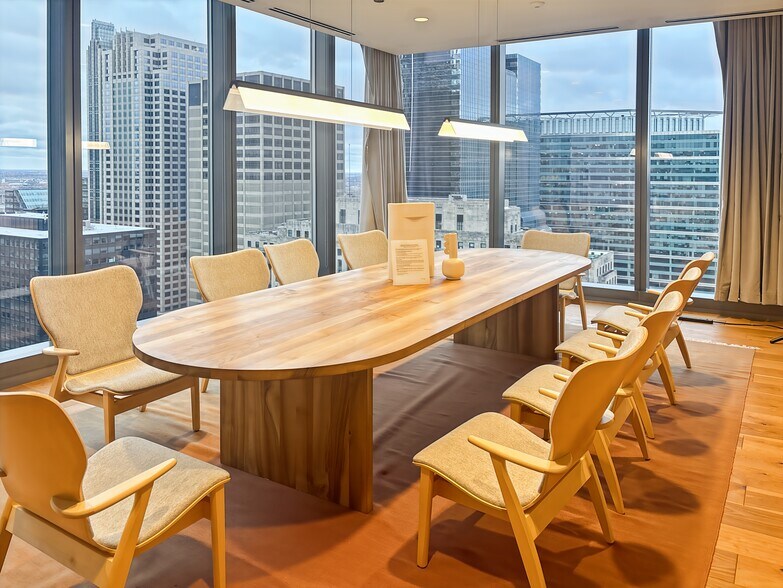 110 N Wacker Dr, Chicago, IL à louer - Photo du bâtiment - Image 3 de 19