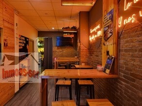 Retail in Barcelona, Barcelona for lease Interior Photo- Image 2 of 21