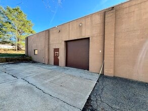 1200-1240 Valley Belt Rd, Brooklyn Heights, OH for lease Building Photo- Image 2 of 4