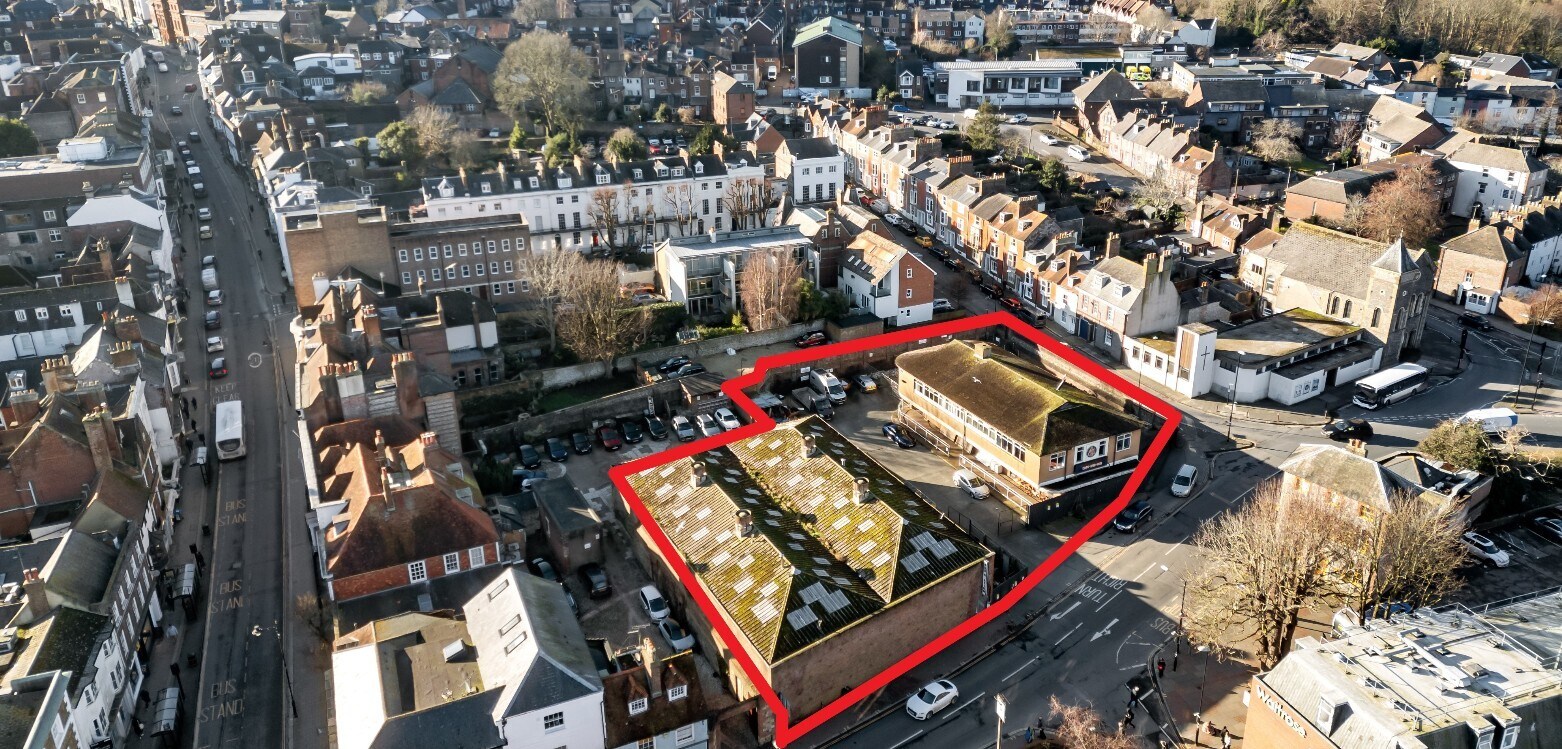 Trinity Gables Lewes portefeuille de 2 propriétés à vendre sur LoopNet.ca Photo du bâtiment- Image 1 de 6