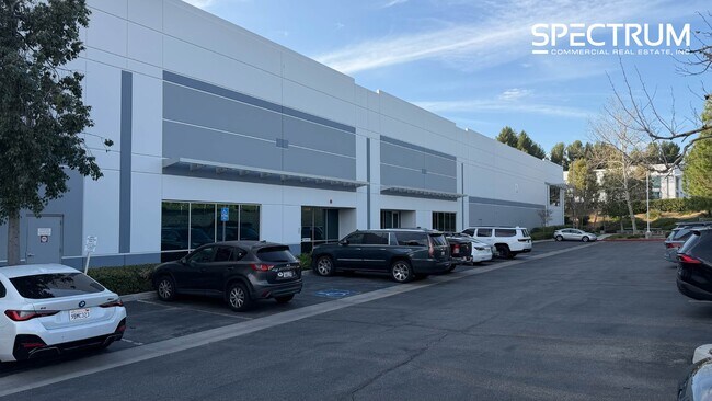 Plus de détails pour 28381 Constellation Rd, Valencia, CA - Industriel à louer
