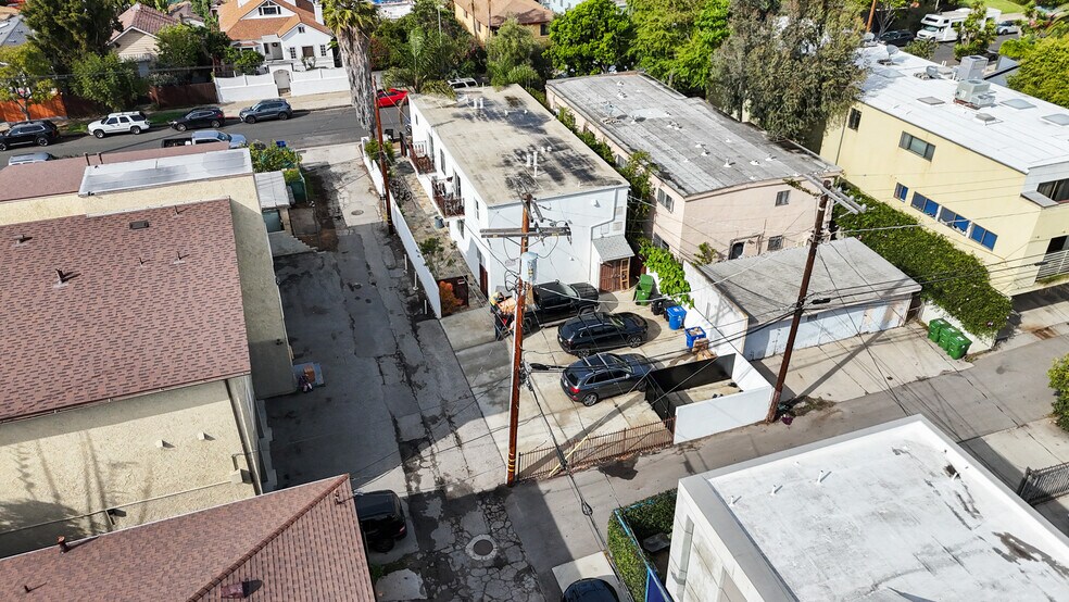 616 Sunset Ave, Venice, CA à vendre - Photo du bâtiment - Image 3 de 14