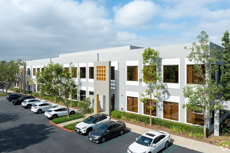 420 Exchange, Irvine, CA à louer - Photo du bâtiment - Image 3 de 6