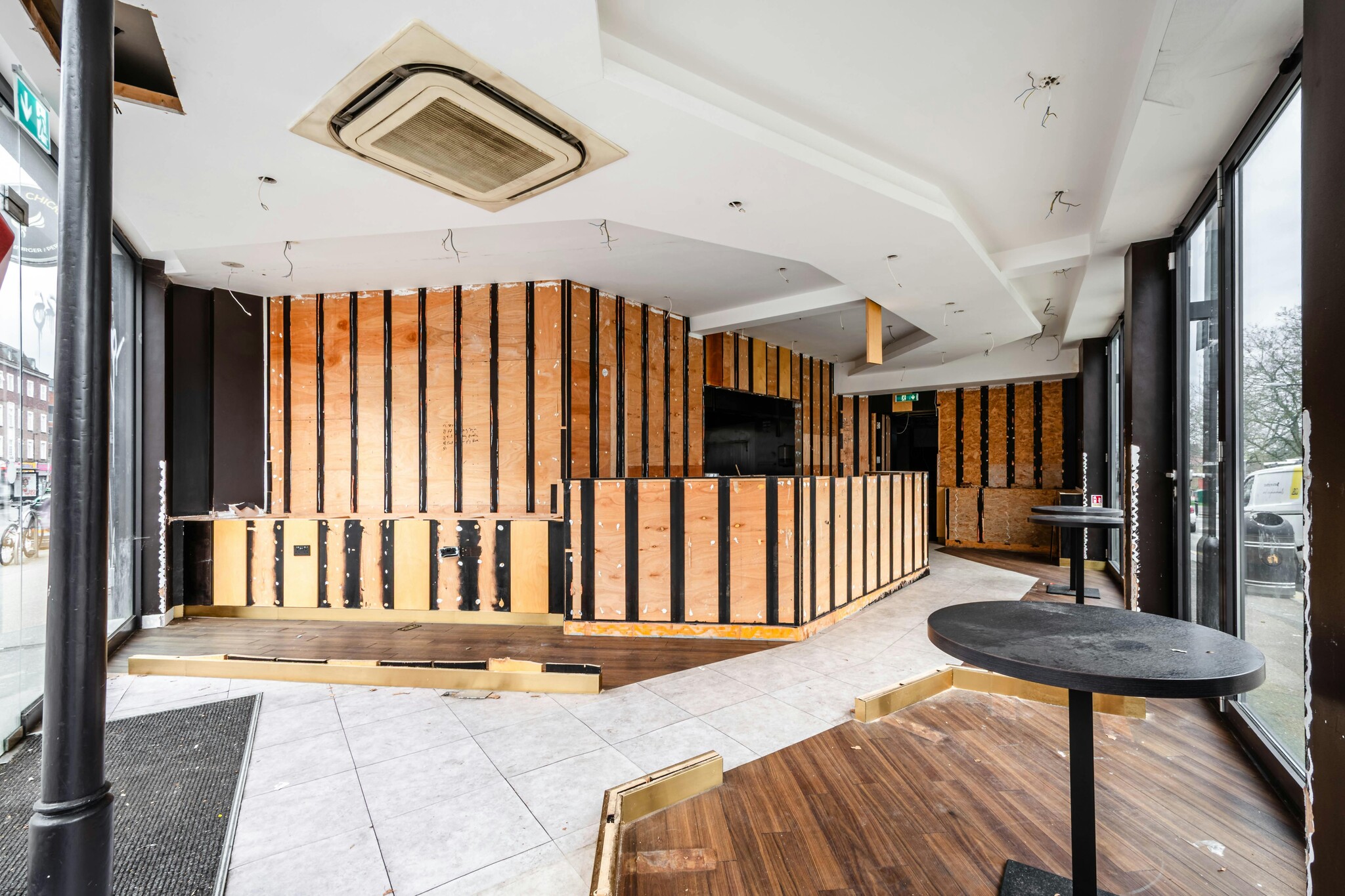 637 Forest Rd, Londres à louer Photo intérieure- Image 1 de 9