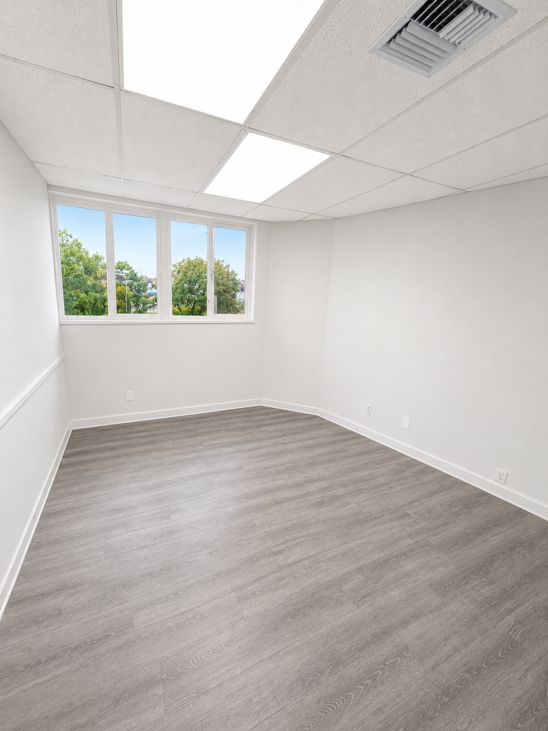 10835-10841 Santa Monica Blvd, Los Angeles, CA for lease Interior Photo- Image 1 of 3