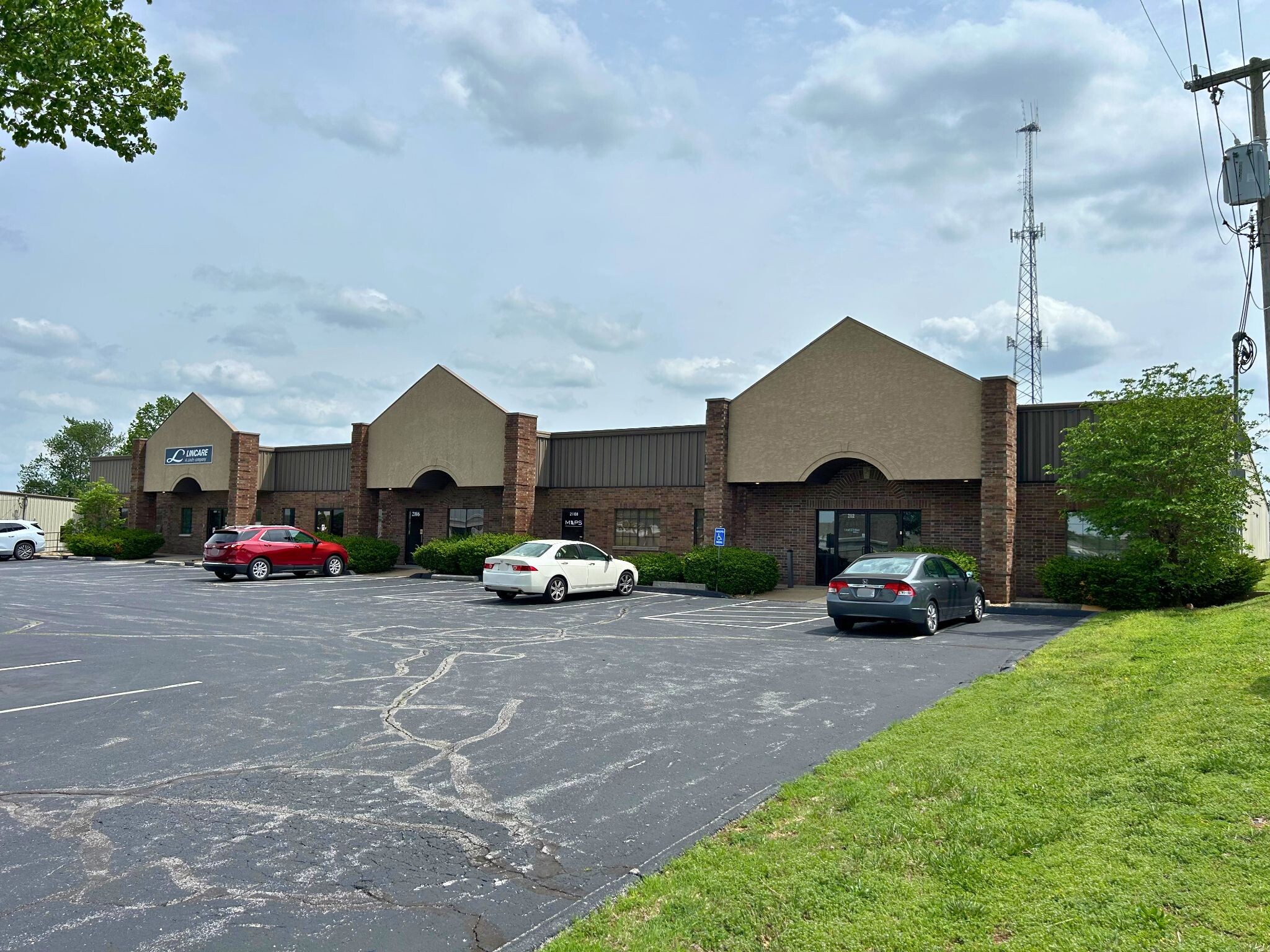 2102-2112 W Vista, Springfield, MO for lease Primary Photo- Image 1 of 13