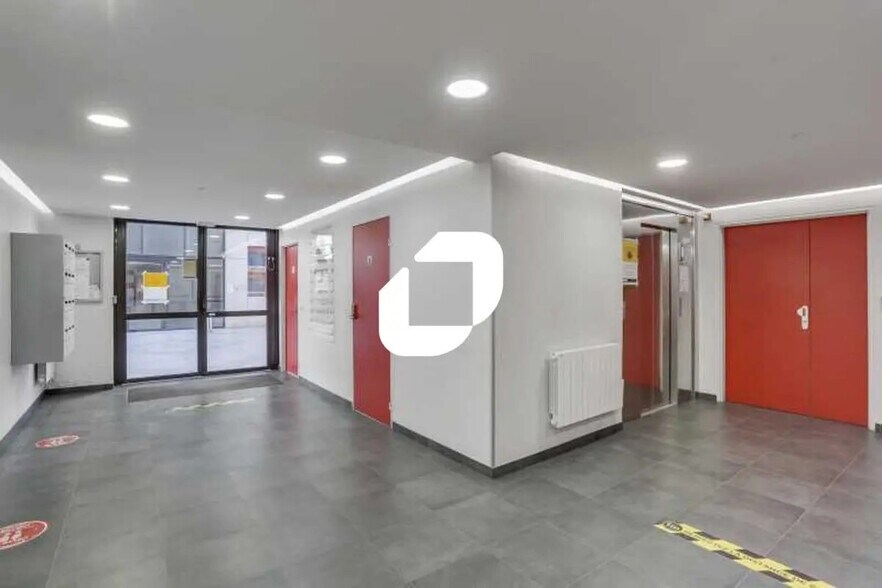 Bureau dans Issy-les-Moulineaux à vendre - Photo du bâtiment - Image 2 de 7