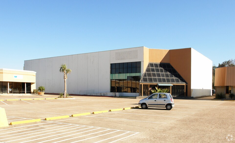 921 Cypress Creek Pky, Houston, TX for sale - Primary Photo - Image 1 of 3