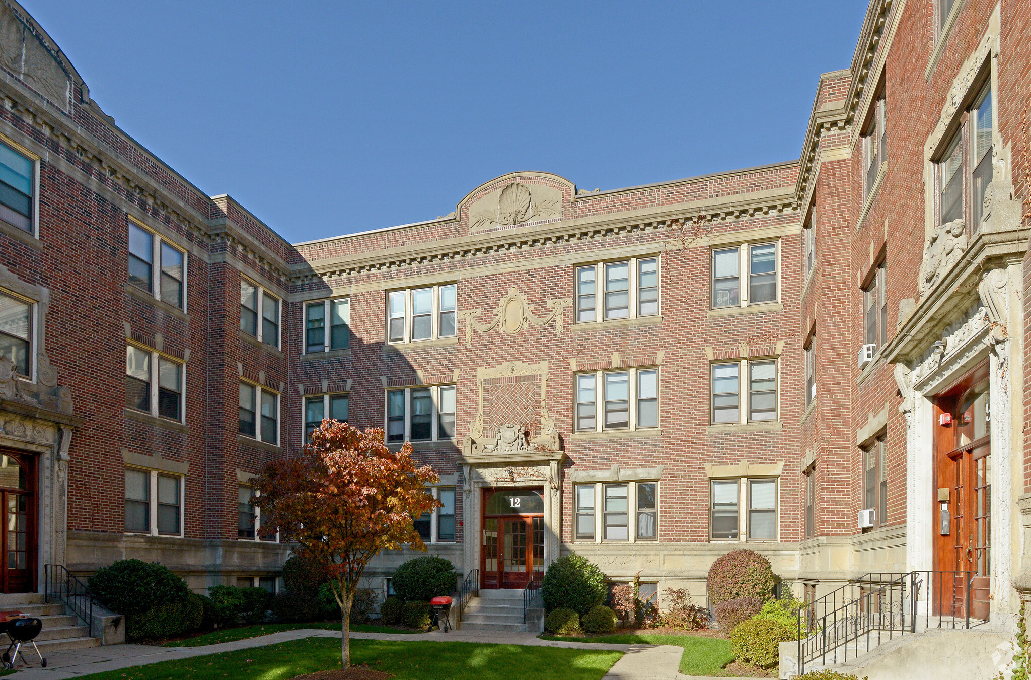 10-12 Greenway Ct, Brookline, MA for sale Primary Photo- Image 1 of 1