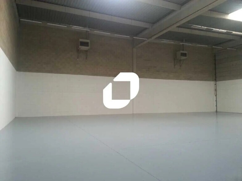 Office in Chambly for lease - Interior Photo - Image 3 of 3