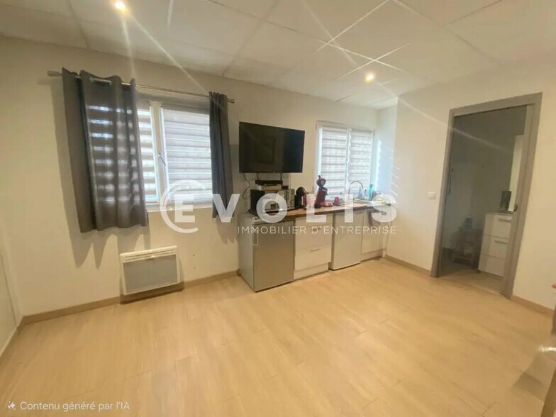 Office in Saint-Maur-des-Fossés for lease - Interior Photo - Image 2 of 8