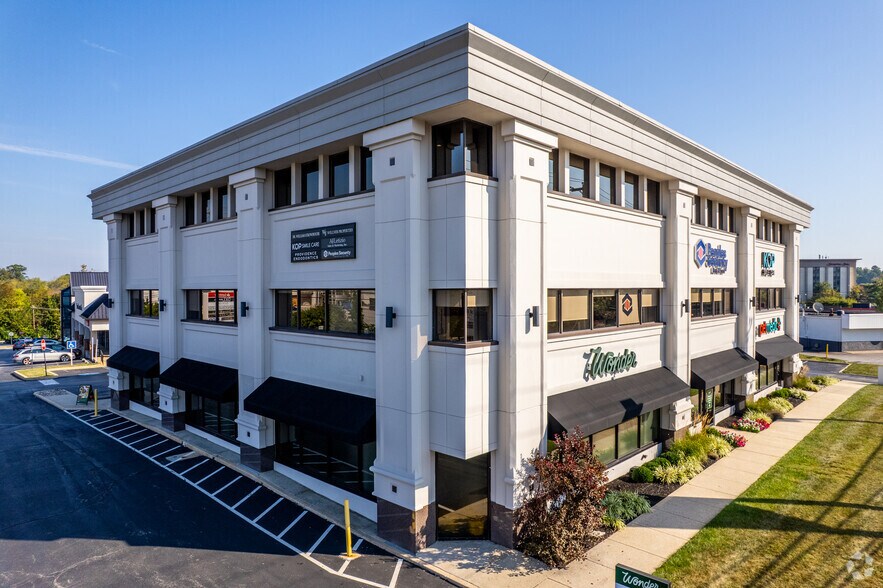 600 W DeKalb Pike, King Of Prussia, PA à louer - Photo du bâtiment - Image 2 de 7