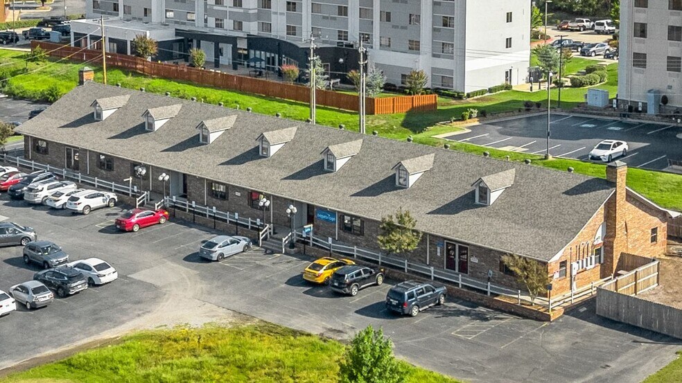 4610 W Commercial Dr, North Little Rock, AR à louer - Photo du bâtiment - Image 2 de 4