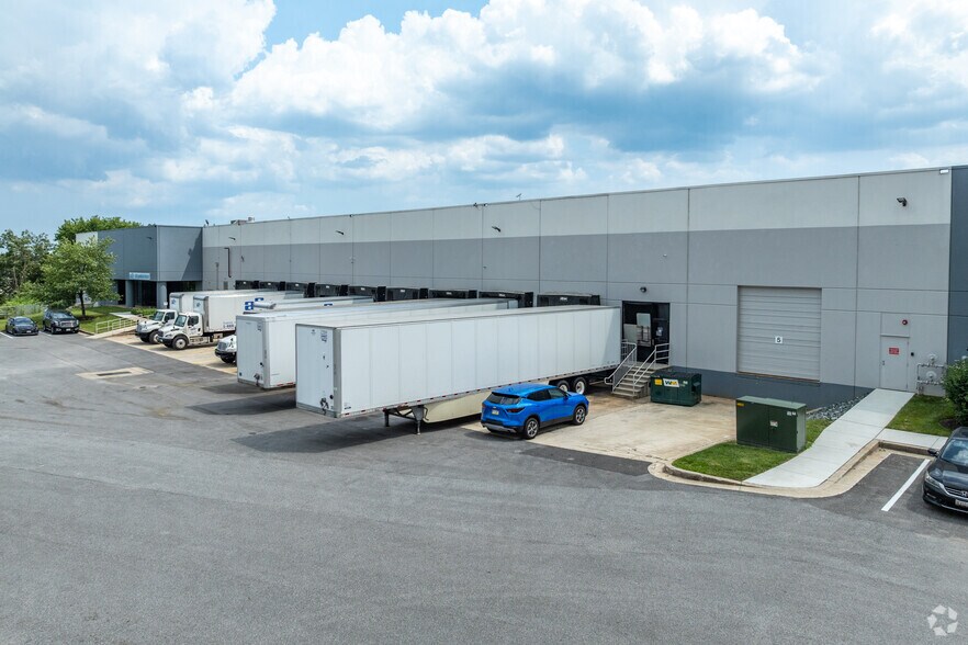 8257 Patuxent Range Rd, Jessup, MD à louer - Photo du bâtiment - Image 3 de 5