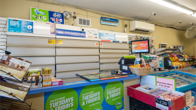 608 Coronation Av, Duncan, BC à vendre Photo principale- Image 1 de 1