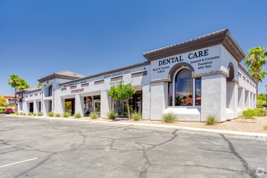 3200 Soaring Gulls Dr, Las Vegas, NV à louer - Photo du bâtiment - Image 3 de 11