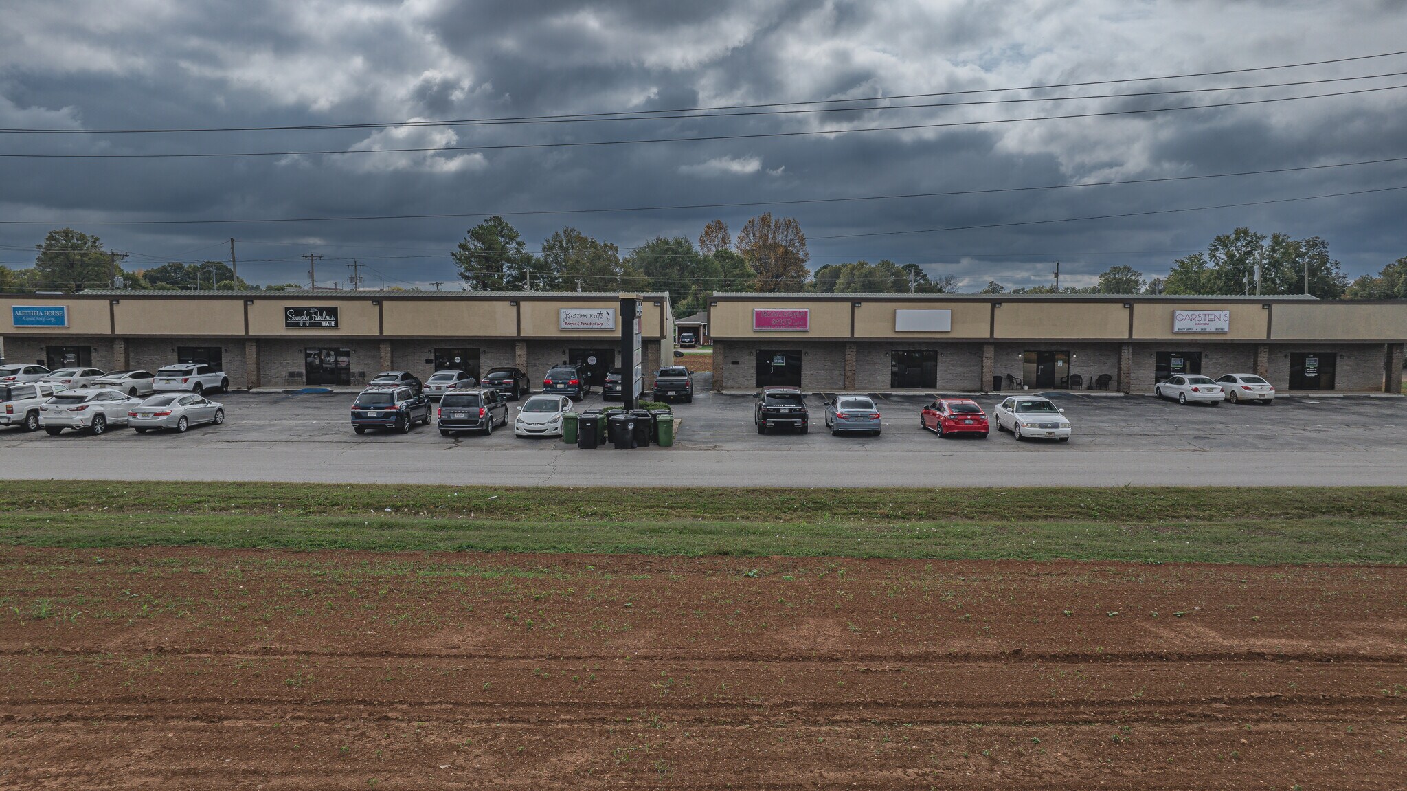 520-528 Kelsey Ave, Muscle Shoals, AL for lease Building Photo- Image 1 of 10