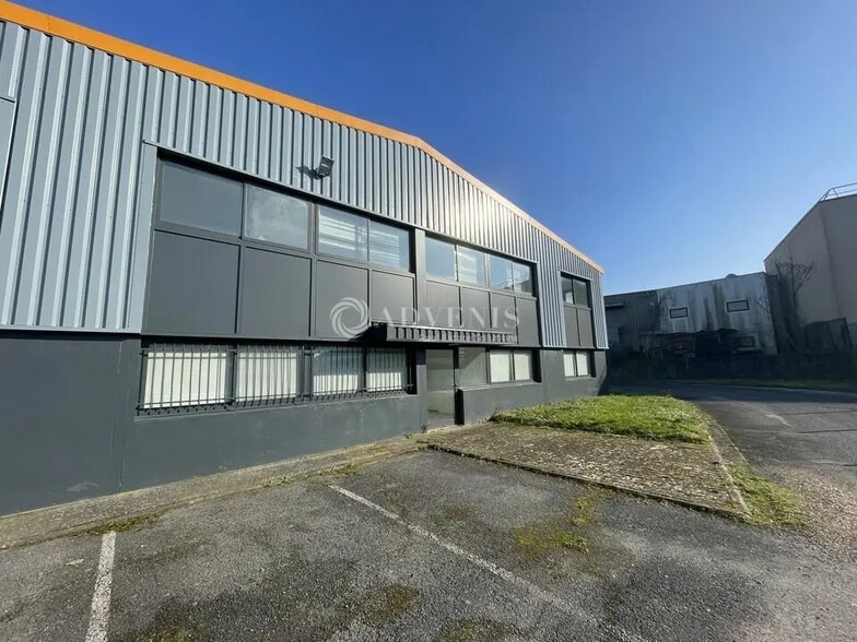 Office in Saint-Soupplets for lease - Building Photo - Image 1 of 9