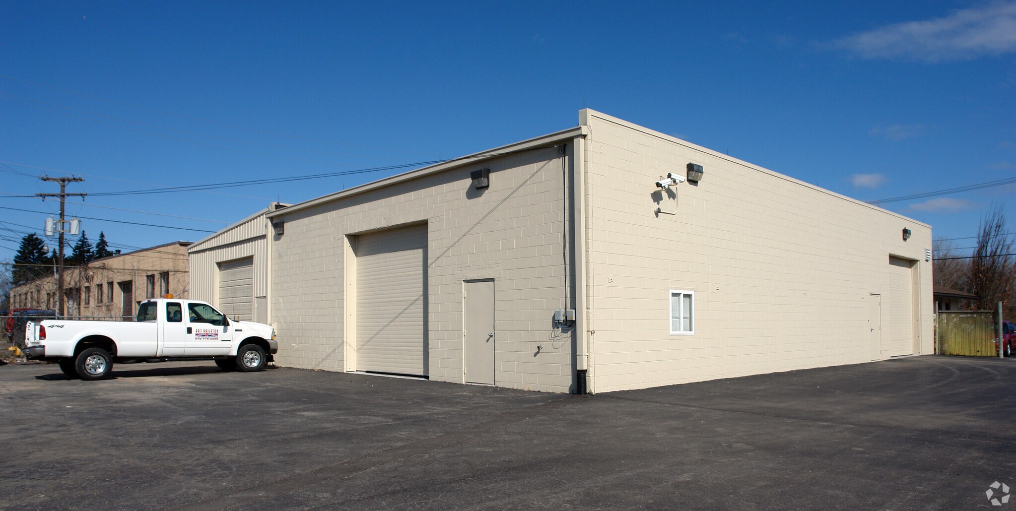 44375 Grand River Ave, Novi, MI à vendre Photo du bâtiment- Image 1 de 1