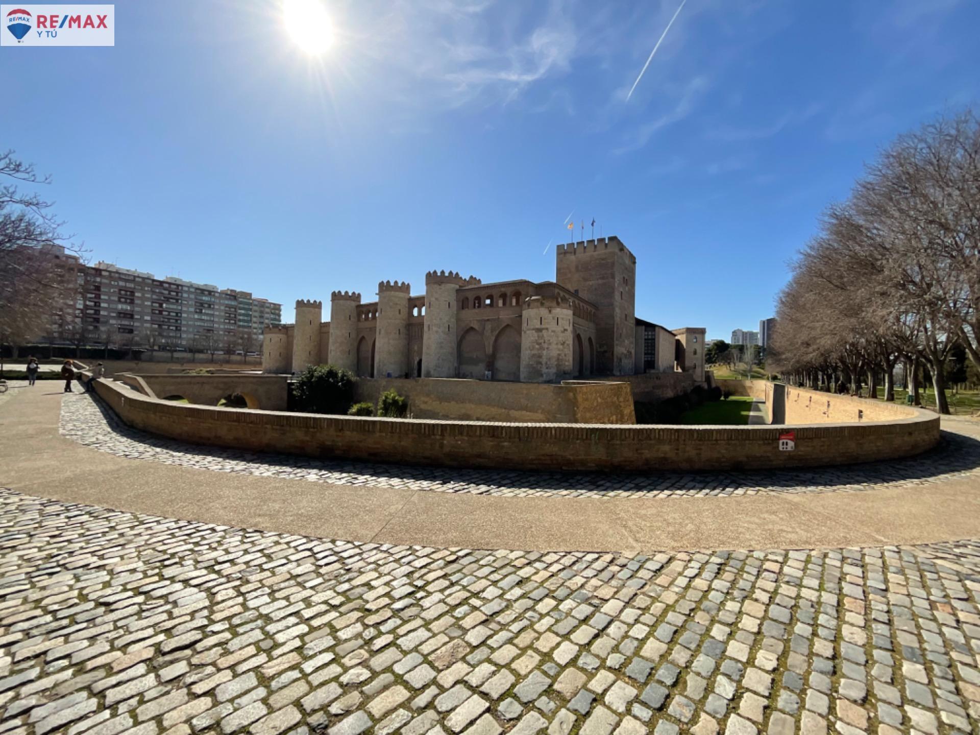 Retail in Zaragoza for sale Building Photo- Image 1 of 21