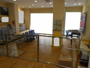 Retail in Manresa, Barcelona for lease Interior Photo- Image 1 of 9
