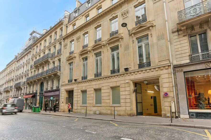 203 Rue Du Faubourg Saint-Honoré, Paris à louer - Photo du bâtiment - Image 1 de 32