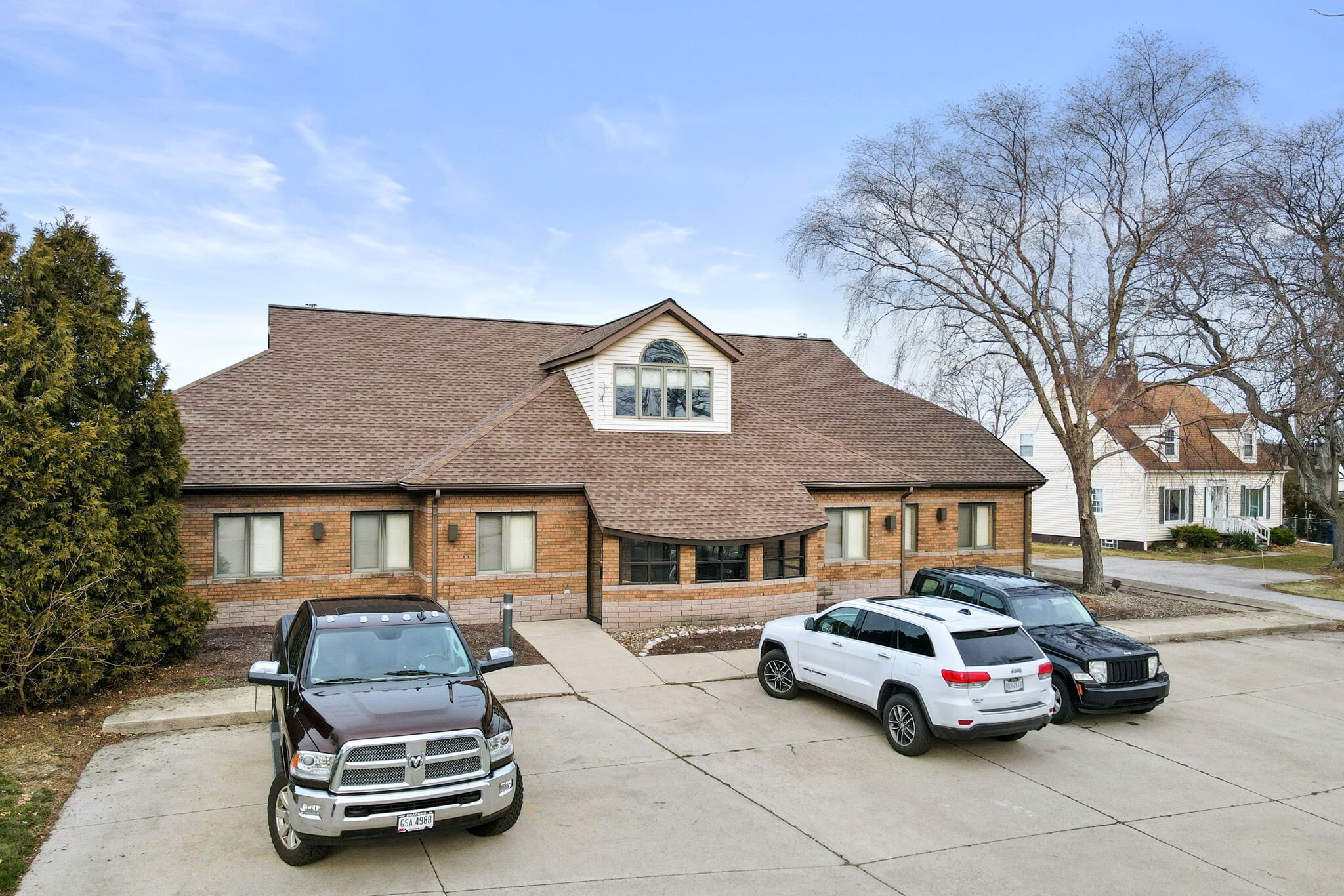 4259 Lake Rd, Lorain, OH for lease Primary Photo- Image 1 of 6