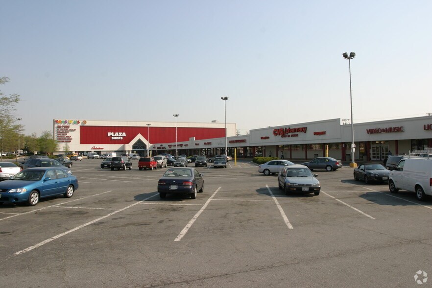 7901-8011 New Hampshire Ave, Hyattsville, MD à louer - Photo du bâtiment - Image 2 de 9